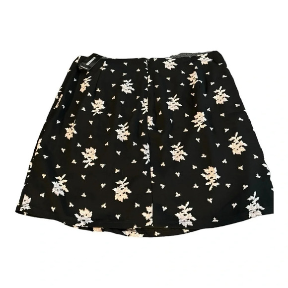 Express Mini Skirt - Picture 3 of 5